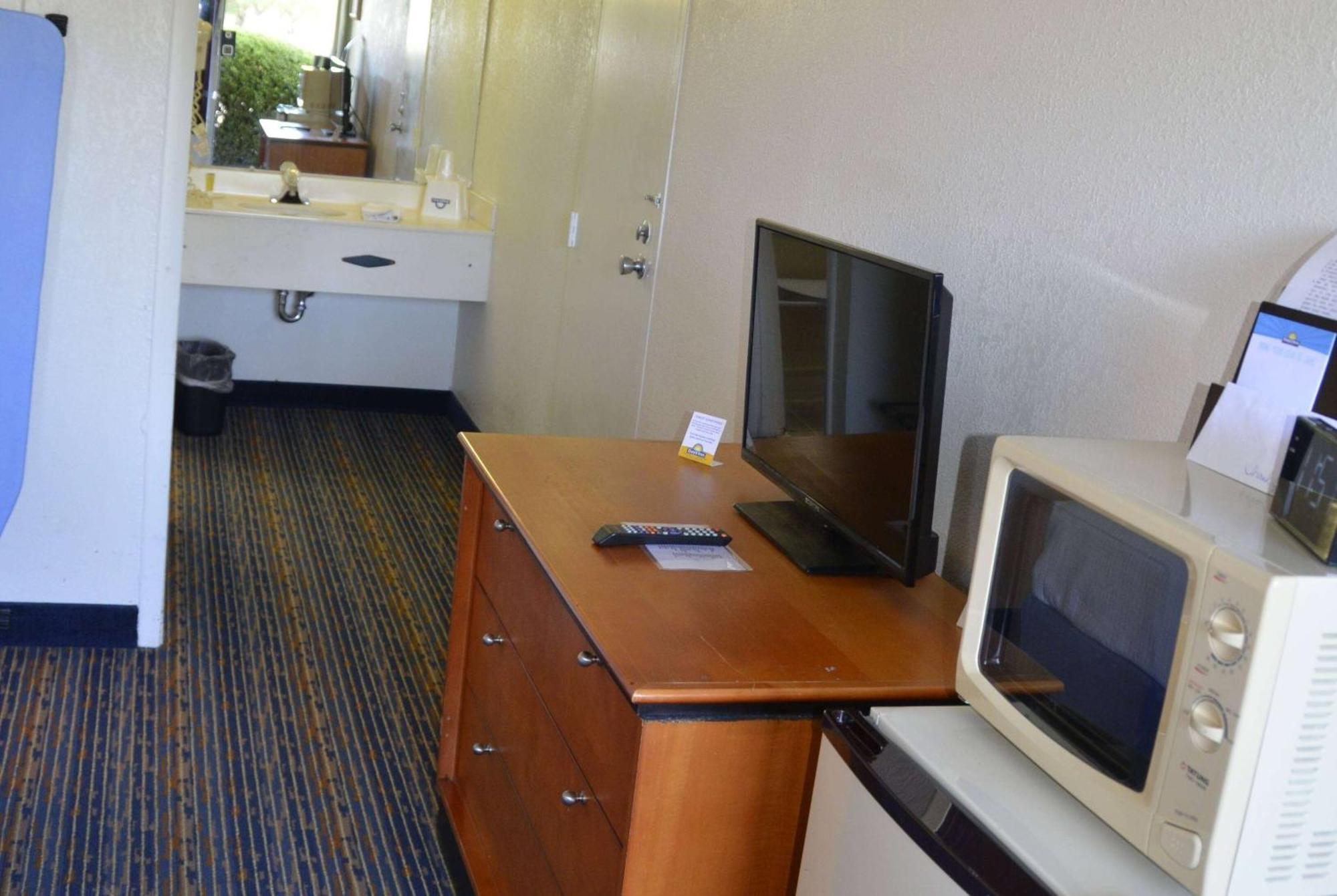 Days Inn By Wyndham Luray Shenandoah Ngoại thất bức ảnh